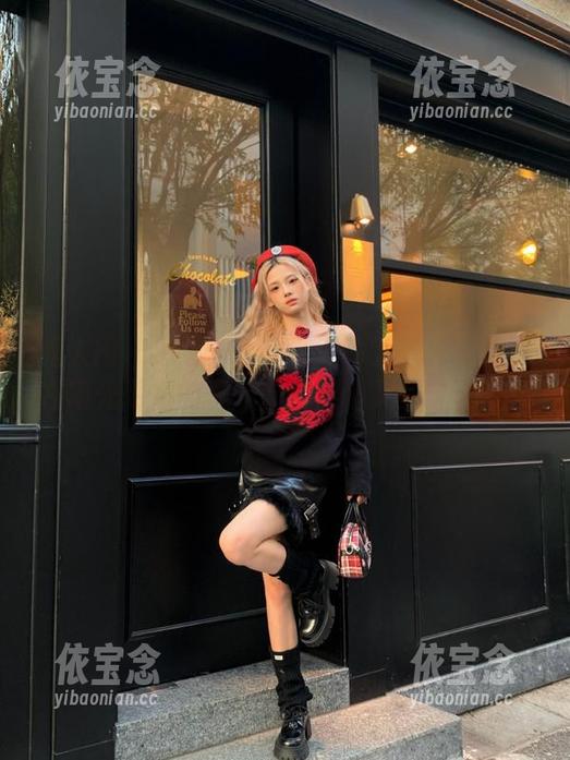 秀人网 - 悠悠YOYO夏天的无圣光图集：在阳光明媚的季节，捕捉心灵的宁静.txt