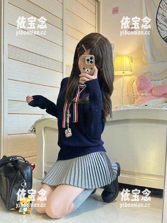 秀人网 - 职业装再升级，是小逗逗高清套图解锁职场新风尚！.txt