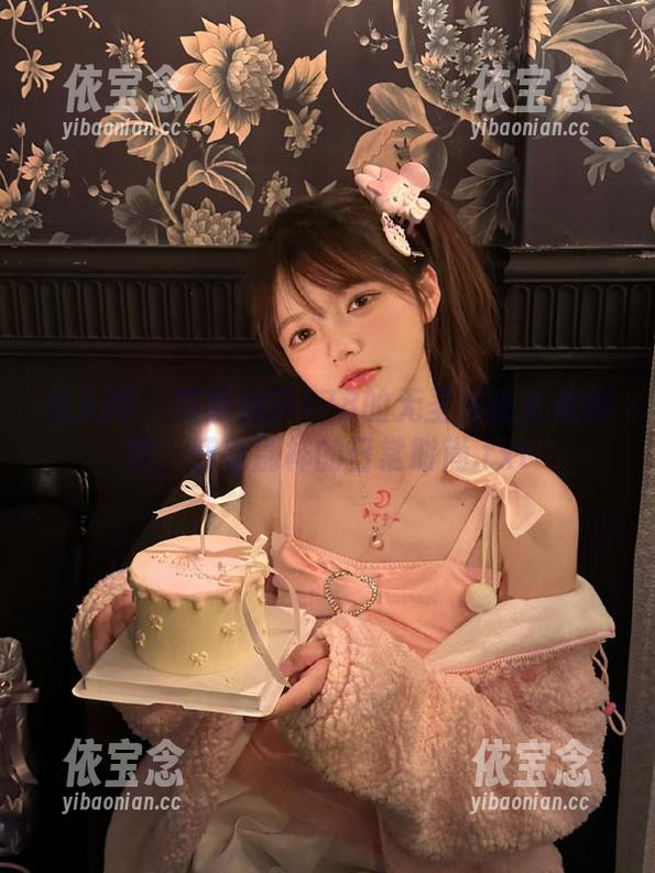 秀人网 - 跟随柚子178的无圣光连衣裙图集，感受别样的日常时尚.txt