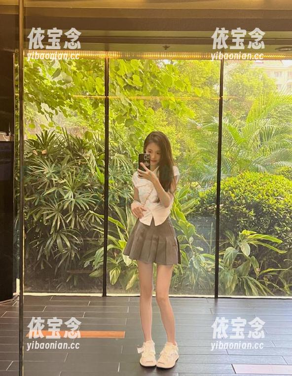 秀人网 - 深入发掘汁汁的制服美图，免费分享她的写真艺术，尽在这里！.txt