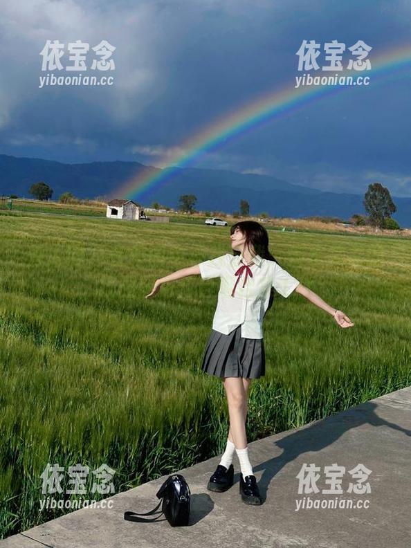 秀人网 - 在校园中寻找自我：清水美嘉的校园图包与自嘲合集.txt