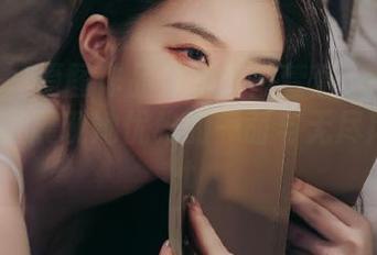 秀人网 - 原图作品分享：陆萱萱cecillia泳池写真展现她优雅的一面与无尽风情.txt