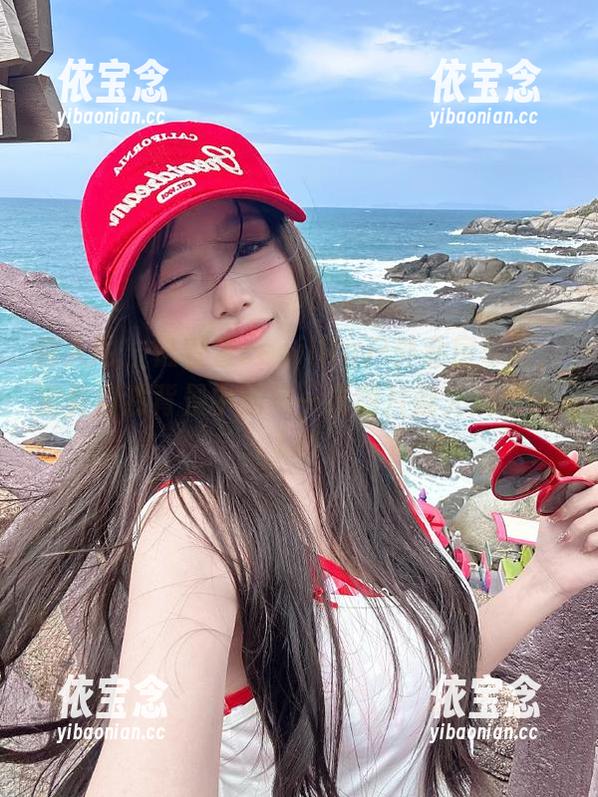 秀人网 - 陆萱萱cecillia户外私房写真，室外自然背景中的每一张图片都充满故事.txt