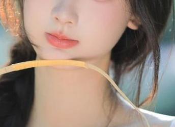 秀人网 - 高清图库展示：颖仪baby旗袍演绎下的女性之美与自信.txt