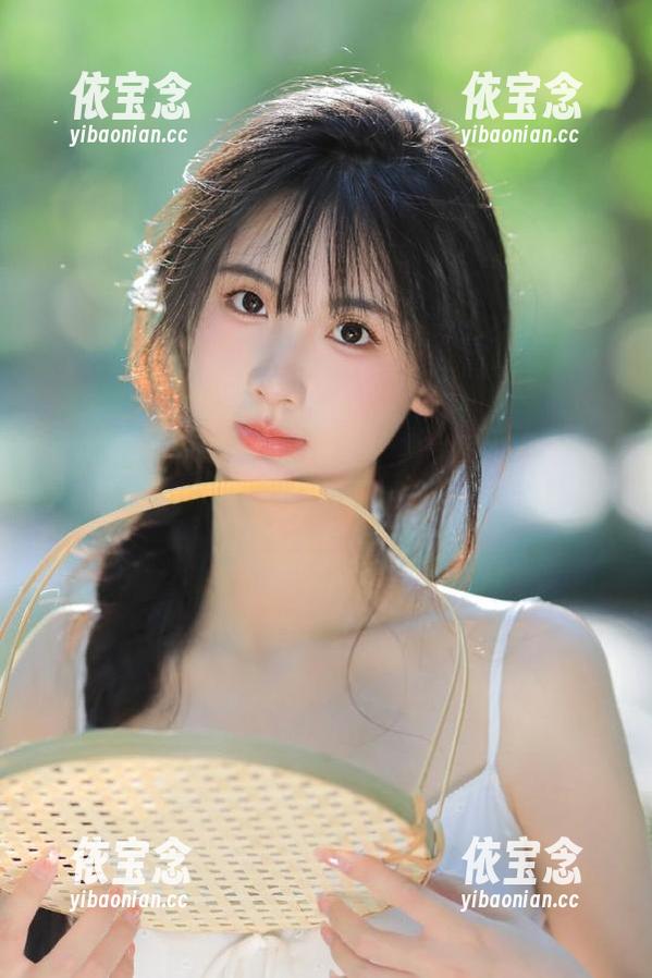 秀人网 - 高清图库展示：颖仪baby旗袍演绎下的女性之美与自信.txt