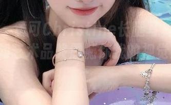 秀人网 - 黄可Christine长腿写真套图合集，犹如艺术品般震撼你我的视觉感官.txt