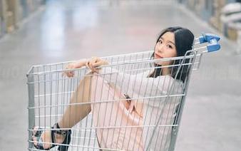 跟随穆零Mu0探索可爱写真图集，感受每一帧的温暖与童趣.txt