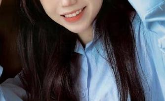 微密圈 - 让我们深度揭秘童小芯红色写真背后的故事，唯美图包带来的不仅是视觉的享受.txt