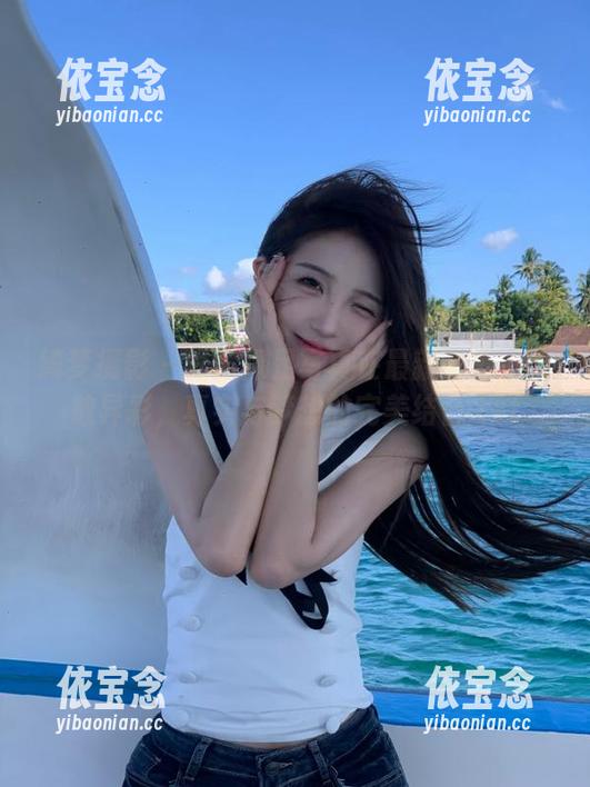 绮梦摄影 - 露露裸足写真在最新图库中大放异彩，真实与梦想的完美结合.txt
