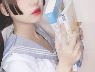 芋圆侑子带你欣赏护士cos精选，职场中的青春与热情.txt