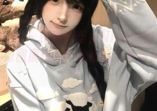 花漾show - 探索张思允Nice的豹纹摄影作品：原图展现无与伦比的个性与魅力.txt