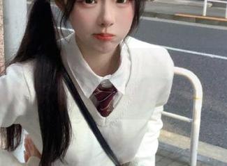 花漾show - 梦心月职业装写真原图曝光，这样的职场风格你绝对想不到！.txt