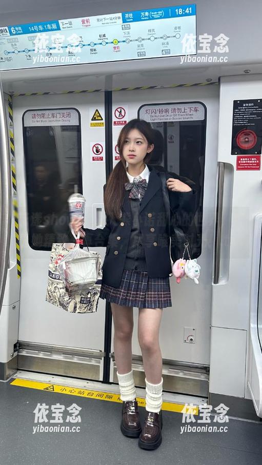 花漾show - 深入熊小诺甜心的世界，观看她精致写真合集，尽享唯美时光！.txt