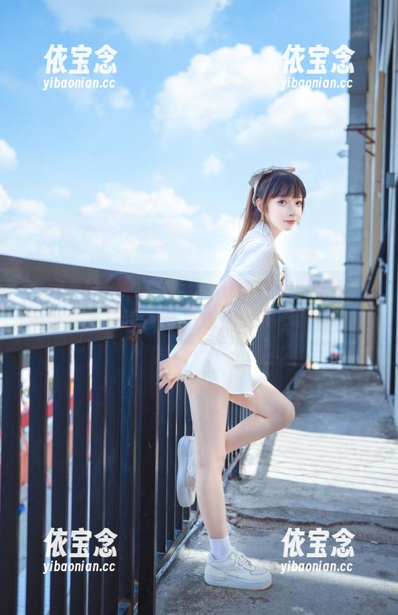 花漾show - 绮里嘉ula独特美腿合集：精选作品展示经典与时尚的完美结合.txt