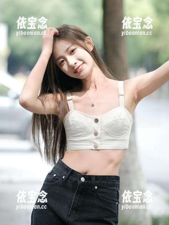 花漾show - 高清写真欣赏：葛征Model带你走进肉丝的柔媚世界.txt