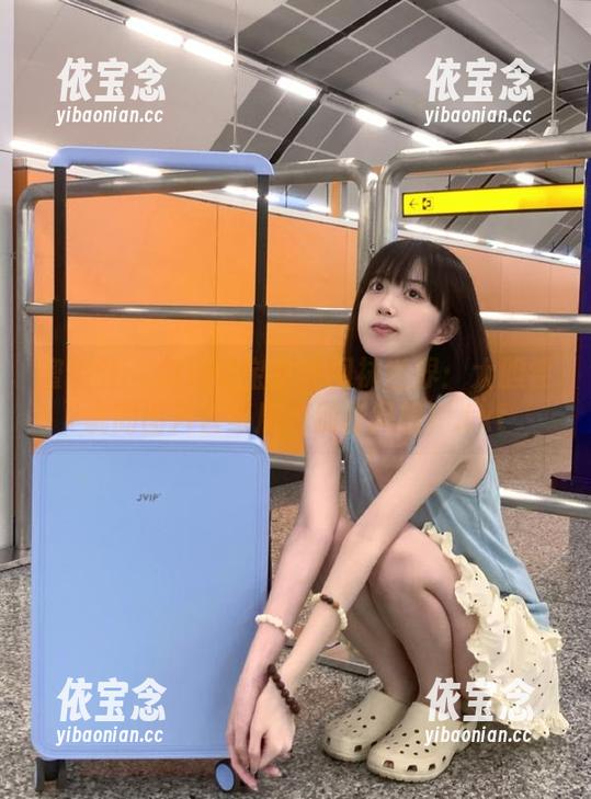 蜜桃社 - 走进李宝宝的网袜世界：大胆尝试的图片合集展现别样风格！.txt