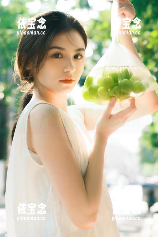 蜜桃社 - 精美绝伦的陆萱萱Cecilia私房丝袜原图，感受艺术与美的碰撞.txt