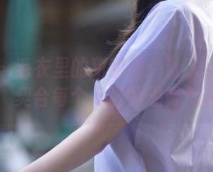袜啵啵 - 毛衣里的甜甜圈：让人心动的写真原图，契合每个冬日的温馨气息！.txt
