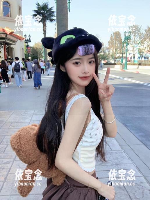 袜涩 - 小帆的最新写真更新，正面照也许很奶牛，背影却很真实.txt