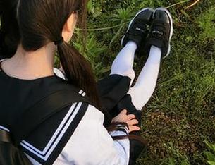 观看西尔酱的写真视频，感受她如梦似幻的魅力瞬间。.txt