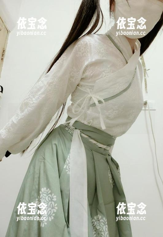 西尔酱最新美图套装，展现她的多样风格与无限魅力.txt