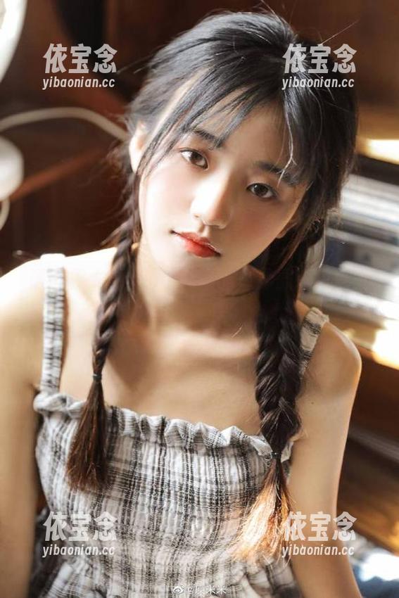 语画界 - 最新nova李雅体操服图集，柔美与力量的完美结合.txt