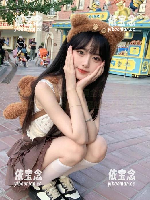 语画界 - 下载杨紫嫣写真全集，感受她的都市风格装扮与修长美腿的魅力！.txt