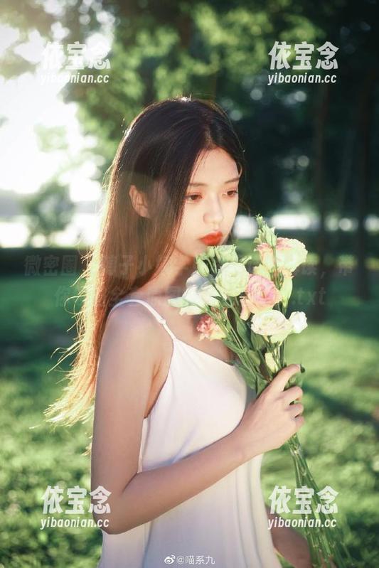 微密圈 - 醇子小姨学妹写真详细解读，带你领略全套原图的视觉享受！.txt