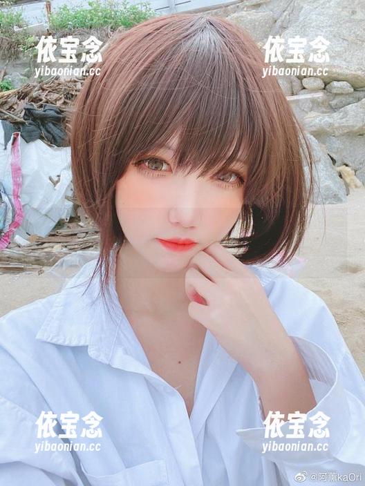最新动态！阿薰kaOri分享银镜伊织写真，展现优雅与力量的完美结合.txt
