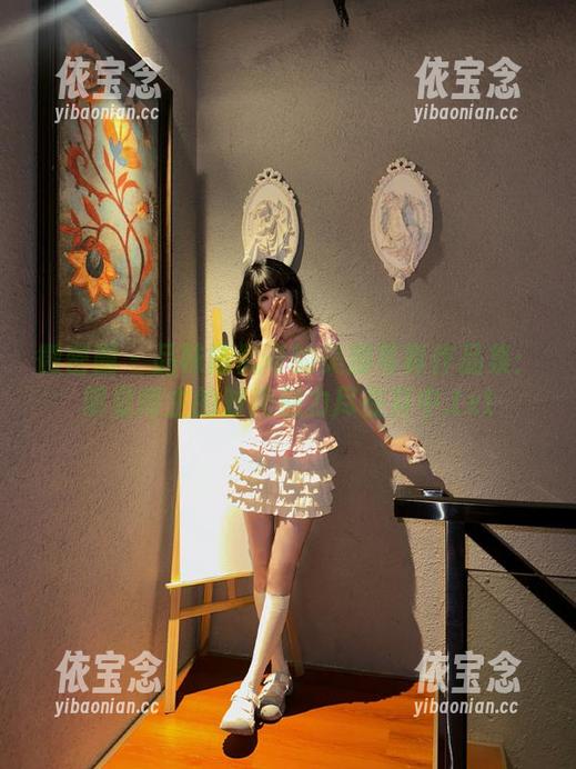 微密圈 - 品味陈佩奇的美脚写真作品集：明星博主的时尚魅力尽在其中.txt