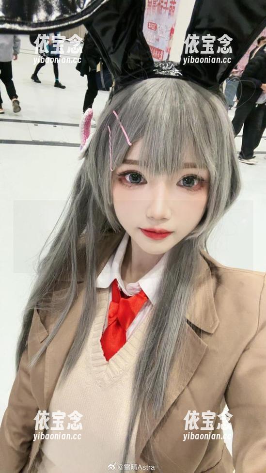探索雪晴Astra泳装D.va的免费套图，感受那一瞬间的美丽与优雅，千万不要错过哦！.txt