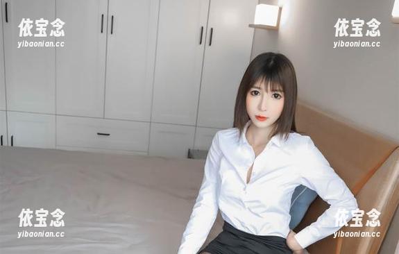 领略“雯粥粥”的礼服风韵：原图与照片展示她的风格与气质！.txt