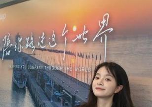 礼服中的韩国孙乐乐：独特写真图片下载，绽放你的个性.txt