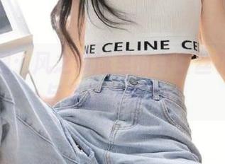 精选美图：风之领域里的穿白丝花裙姑娘与花海共舞.txt