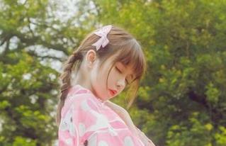 体验香川澪的黑兔定制写真，发现内心深处的美丽.txt