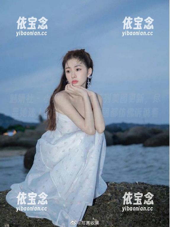 魅妍社 - 小乔Joyi御姐系列美图更新，尽显她迷人的气质，每一幅图都仿佛诉说着故事！.txt