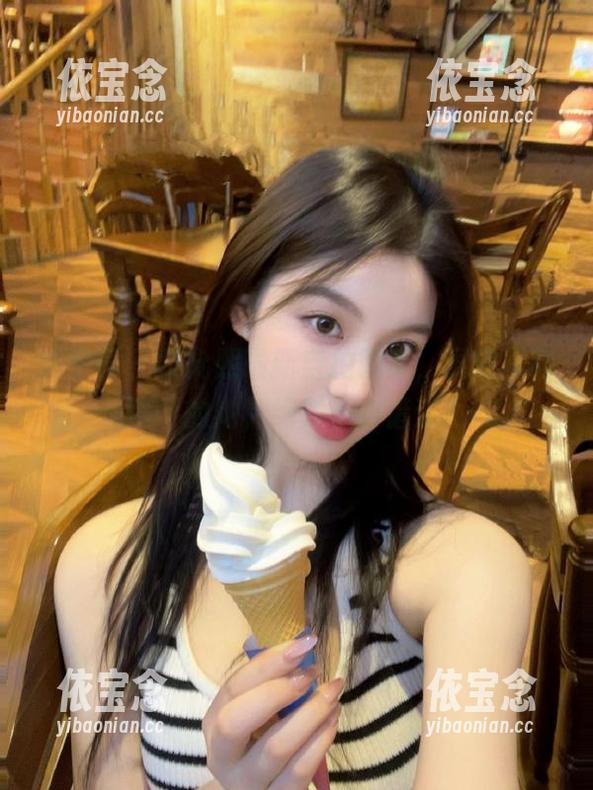微密圈 - 黎允熙最新自拍图集，展现不同角度下的她，绝对不容错过.txt