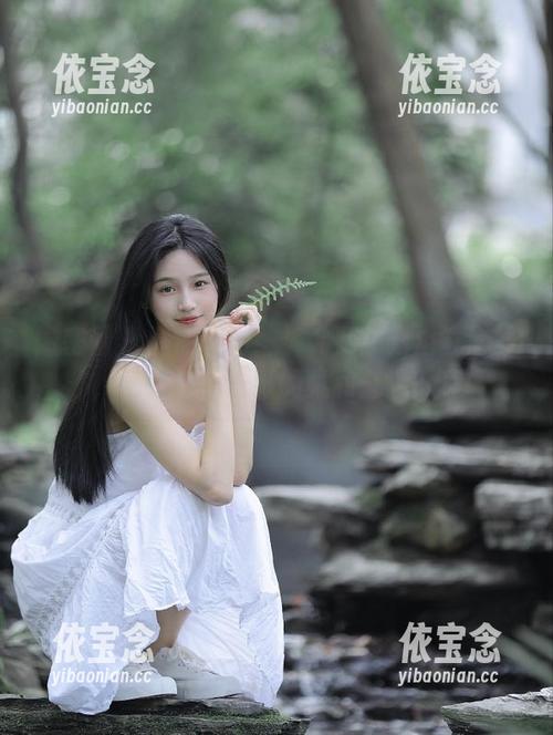 微密圈 - 解锁魅力！黎允熙最新浴缸套图，感受水中光影的柔和魅惑.txt